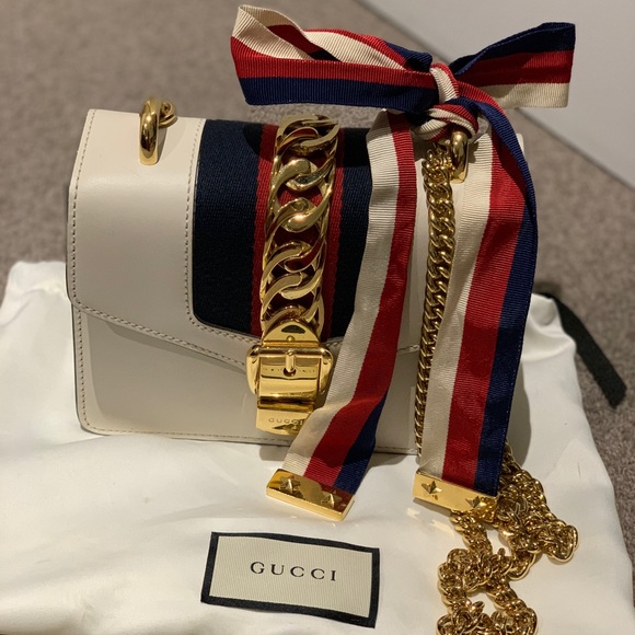 gucci sylvie mini 2290 AUD - Picture 4 of 9